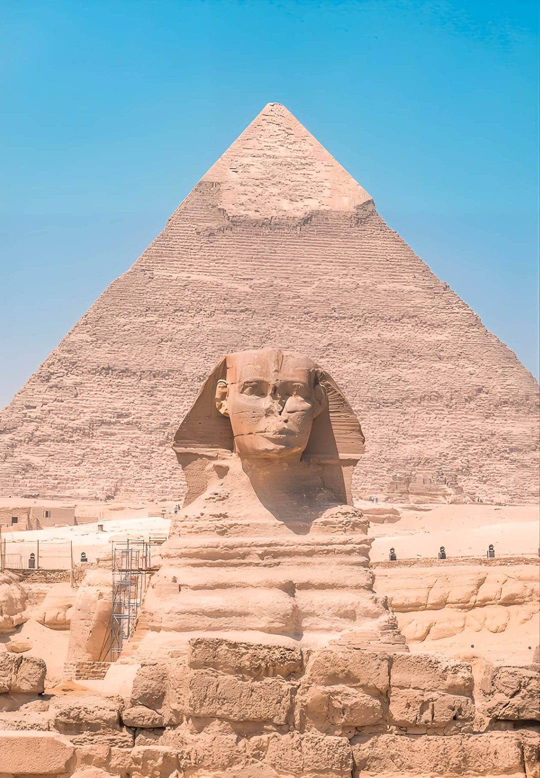 The Sphinx and the Great Pyramid of Egypt are two renowned emblems of Egypt.